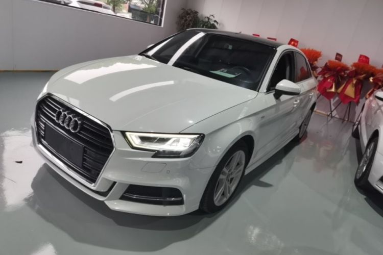 Audi A3 2019 car image #2