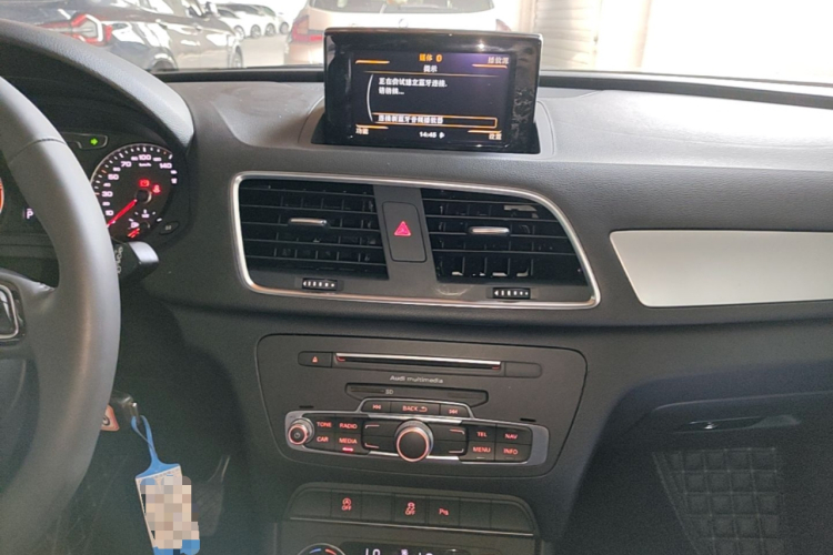 Audi Q3 2018 #13 Audi Q3 2018 car image #13