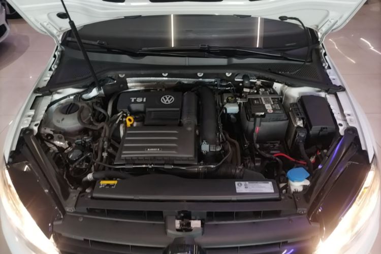 Volkswagen Golf 2019 car image #20