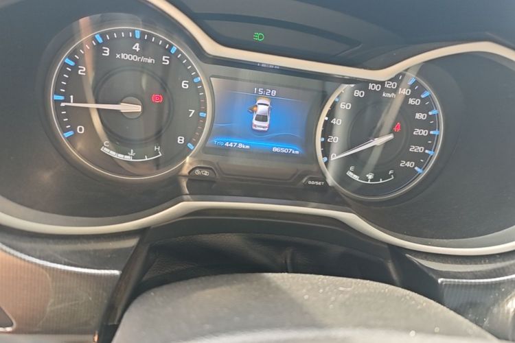 GEELY Emgrand 2017 car image #14
