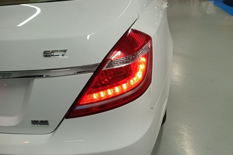 GEELY Emgrand 2015 car image #8