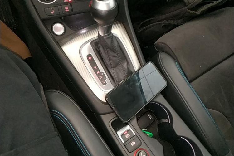 Audi Q3 2016 car image #14
