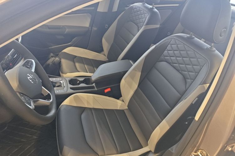 Volkswagen Bora 2024 car image #15