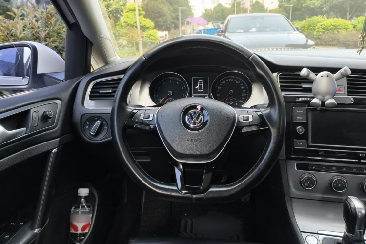 Volkswagen Golf 2015 car image #15