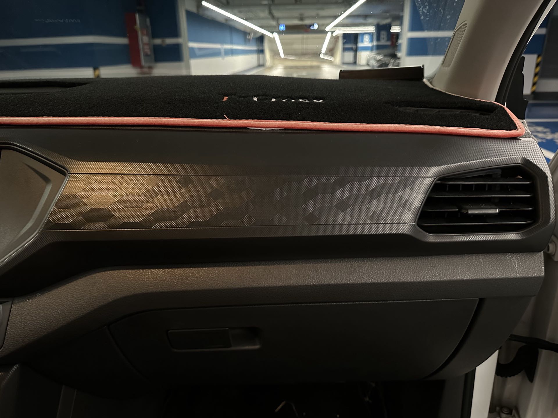 Volkswagen T-Cross 2020 #15 Volkswagen T-Cross 2020 immagine di auto #15
