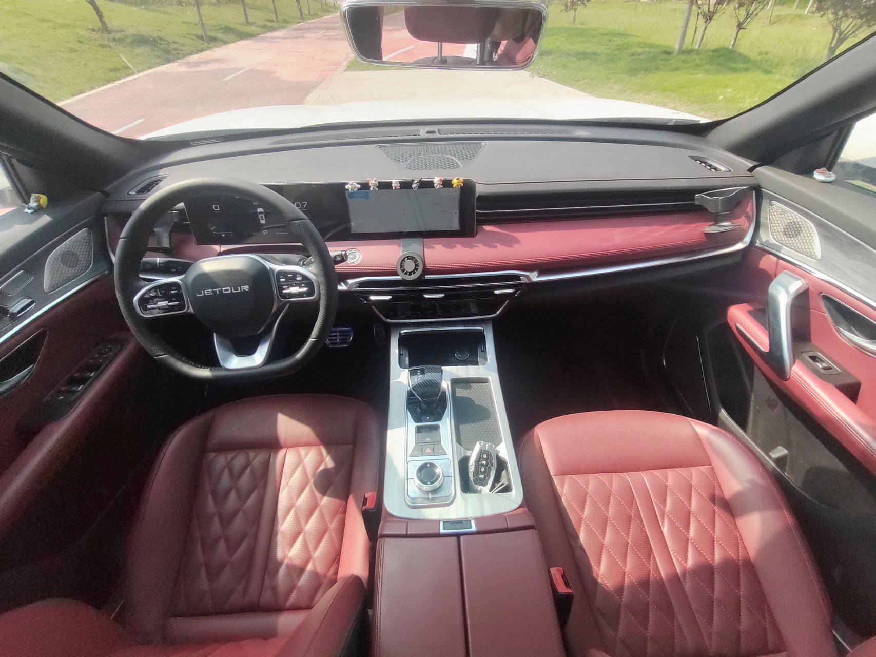 Jetour X70 PLUS 2023 car image #10