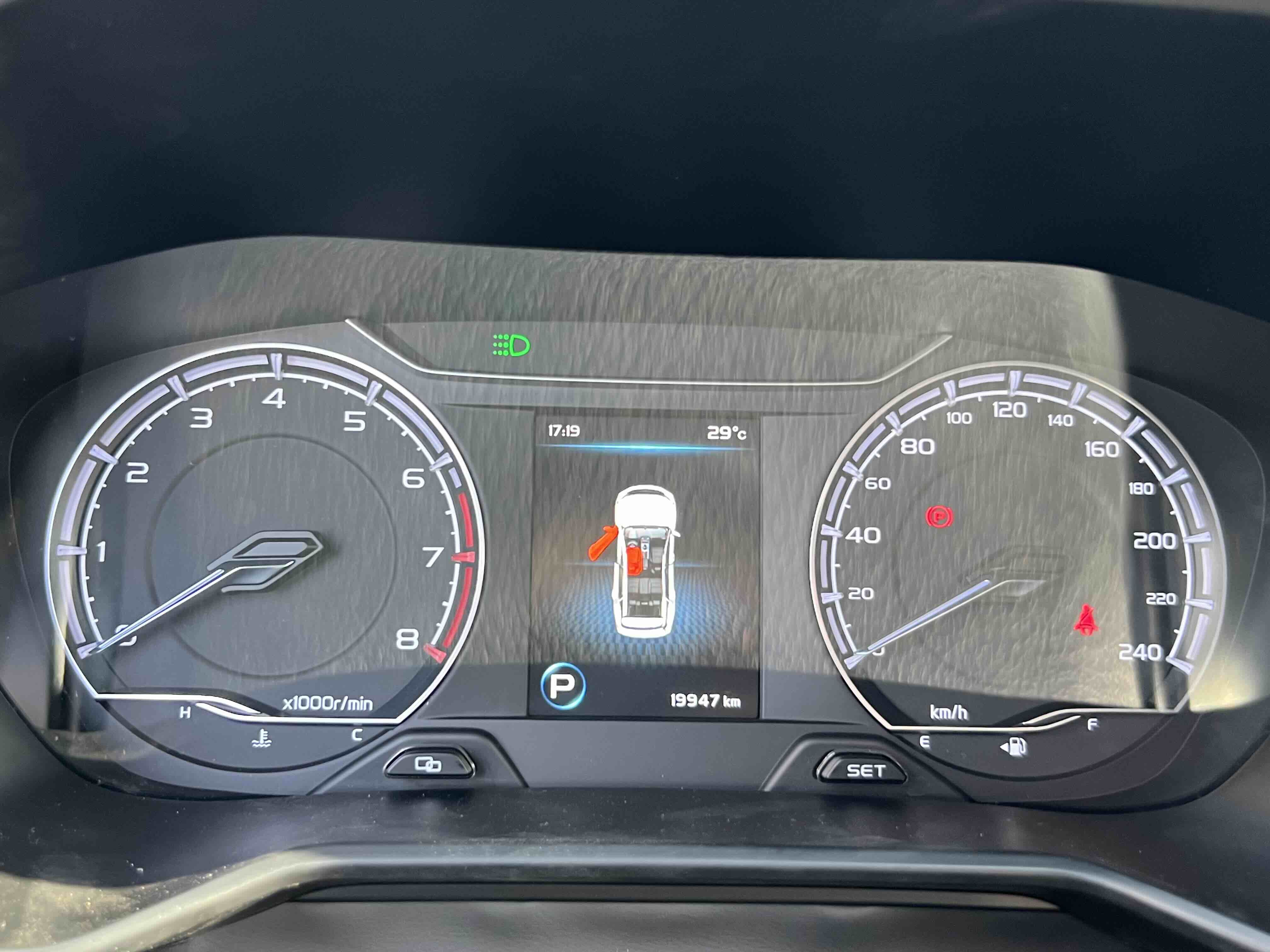 GEELY Vision X6 2023 car image #8