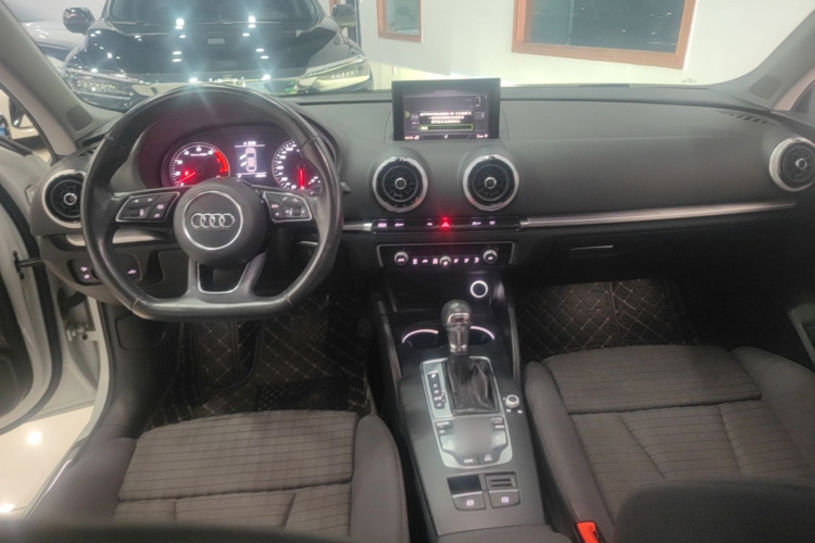 Audi A3 2019 car image #10