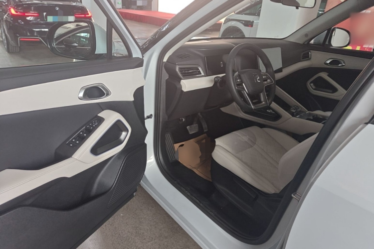 BYD YuanUP 2024 #16 BYD YuanUP 2024 car image #16