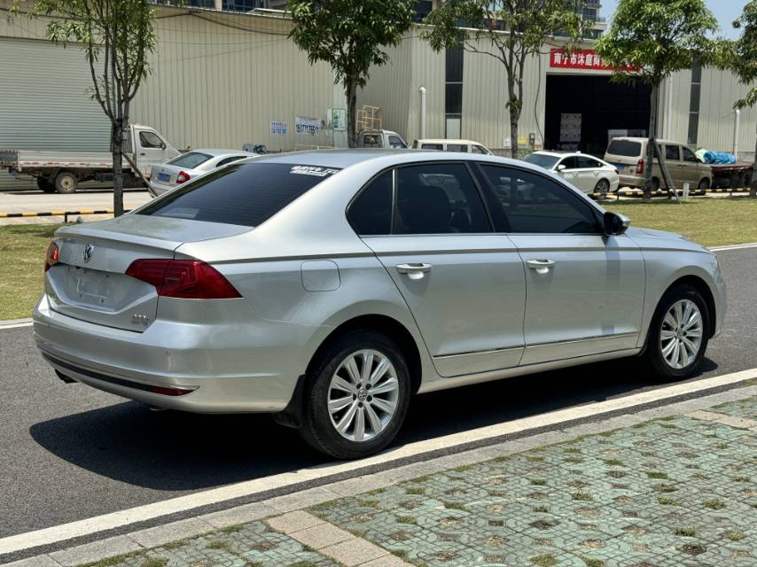 Volkswagen Bora 2017 car image #10