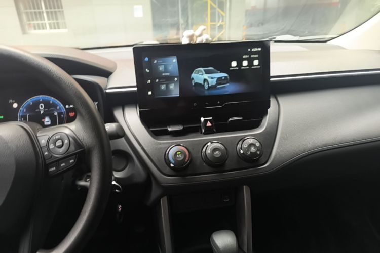 Toyota Corolla Cross 2023 immagine di auto #13