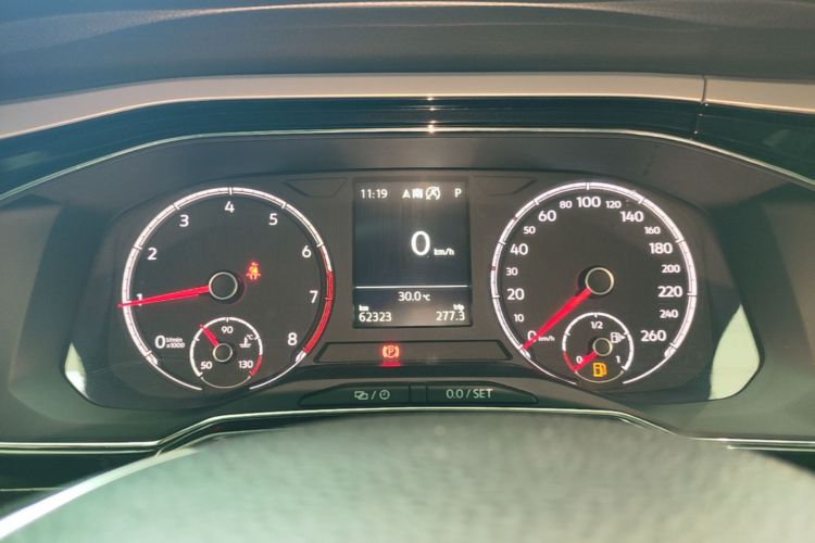 Volkswagen Polo 2019 car image #12