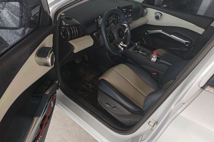 BYD Yuan Plus 2023 immagine di auto #16