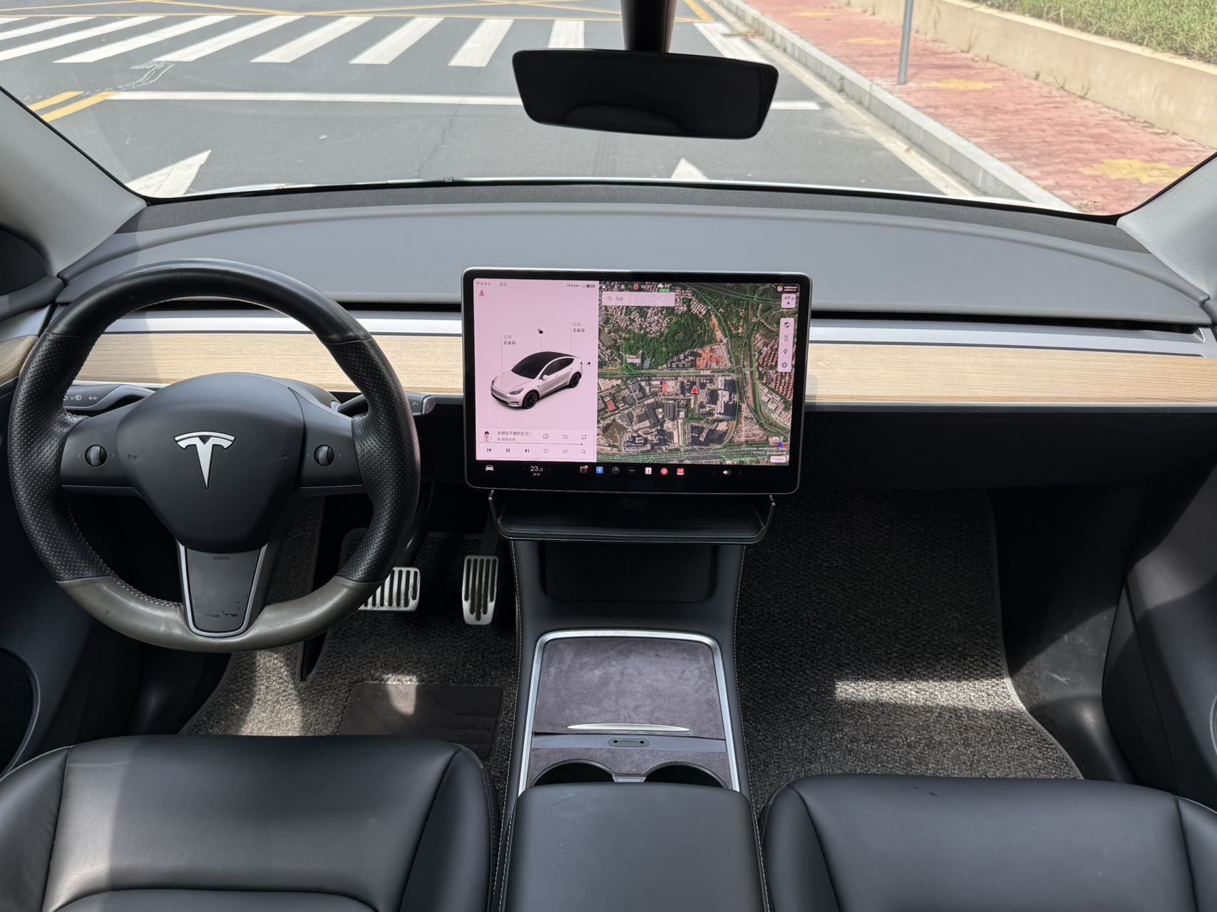 Tesla Model Y 2021 #8 Tesla Model Y 2021 car image #8