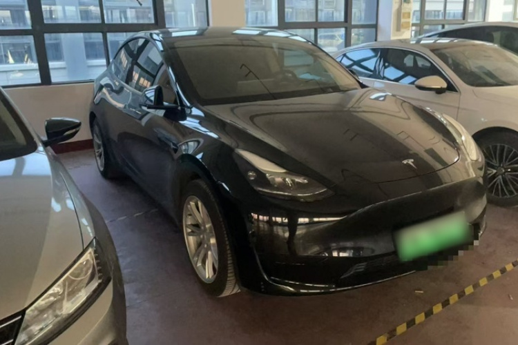 Tesla Model Y 2022 car image #4