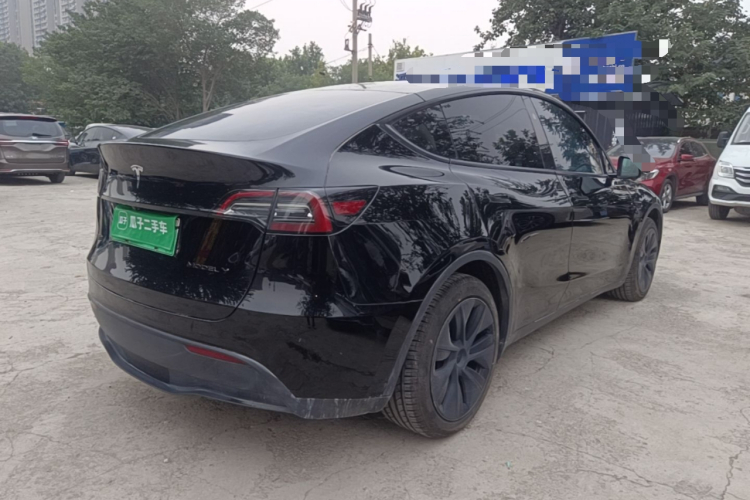 Tesla Model Y 2024 car image #7