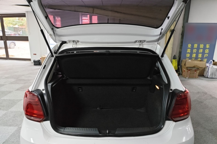 Volkswagen Polo 2016 #21 Volkswagen Polo 2016 car image #21