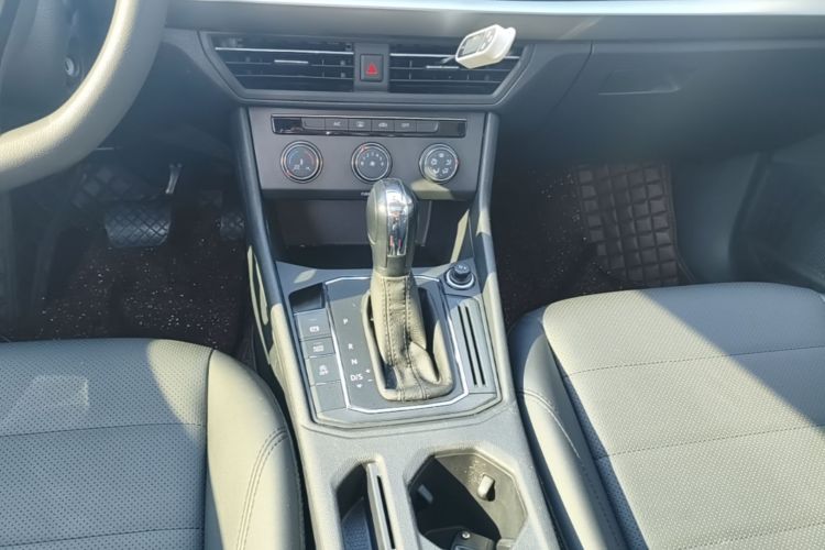 Volkswagen Lavida 2019 #14 Volkswagen Lavida 2019 car image #14