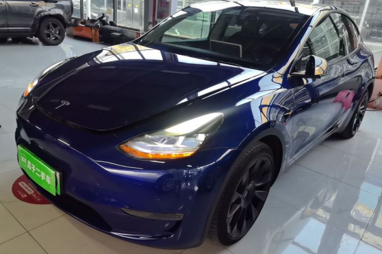 Tesla Model Y 2021 car image #2