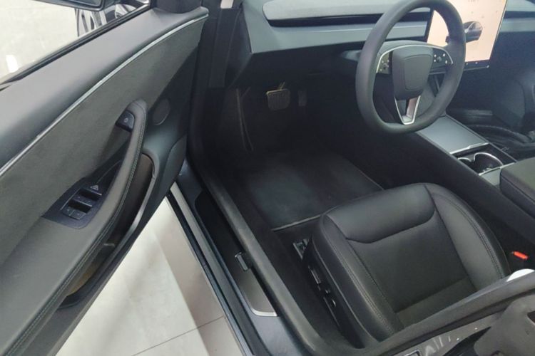Tesla Model 3 2025 #16 Tesla Model 3 2025 car image #16