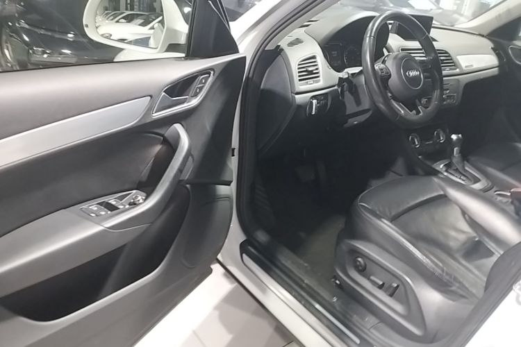 Audi Q3 2015 #16 Audi Q3 2015 car image #16