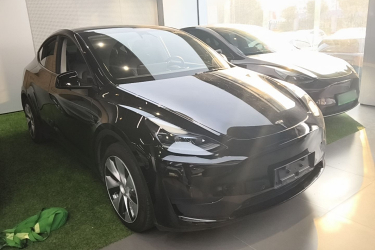 Tesla Model Y 2023 #4 Tesla Model Y 2023 image de voiture #4