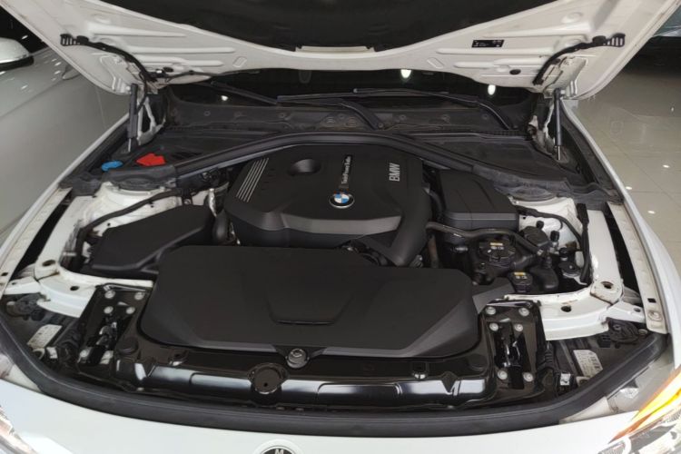 BMW 3 Series 2018 #22 BMW 3 Series 2018 car image #22