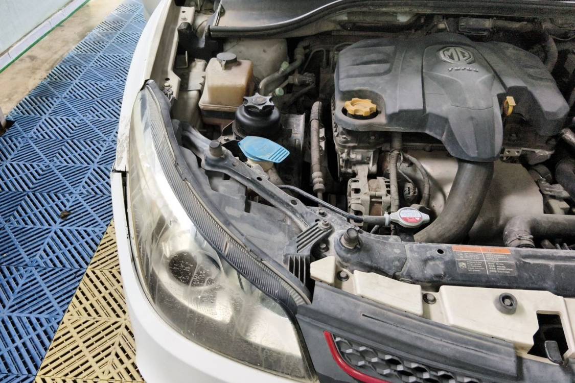 MG 5 2014 car image #11
