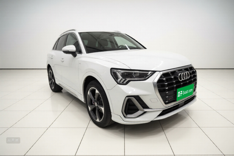Audi Q3 2020 car image #4