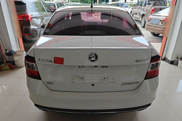 Skoda Rapid 2018 car image #6
