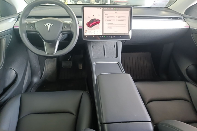 Tesla Model Y 2024 #10 Tesla Model Y 2024 car image #10