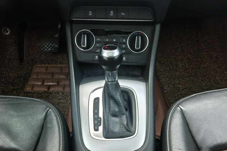 Audi Q3 2017 immagine di auto #19