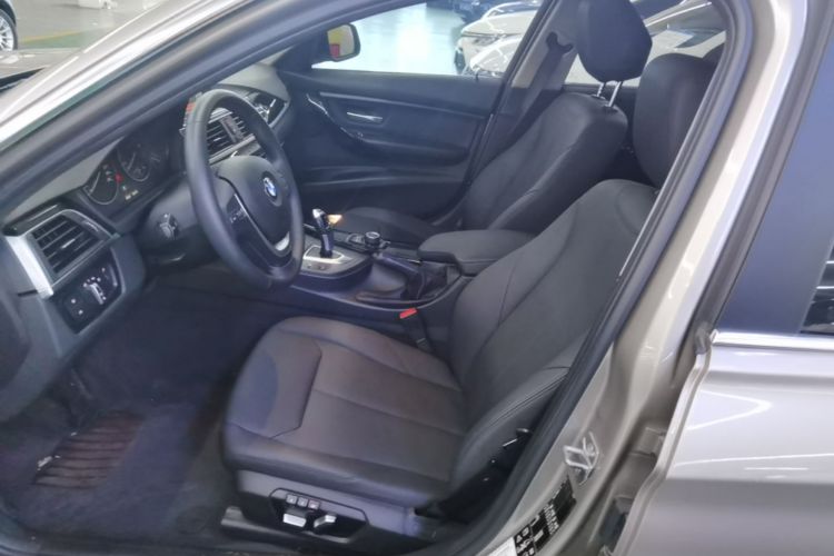 BMW 3 Series 2017 #19 BMW 3 Series 2017 car image #19