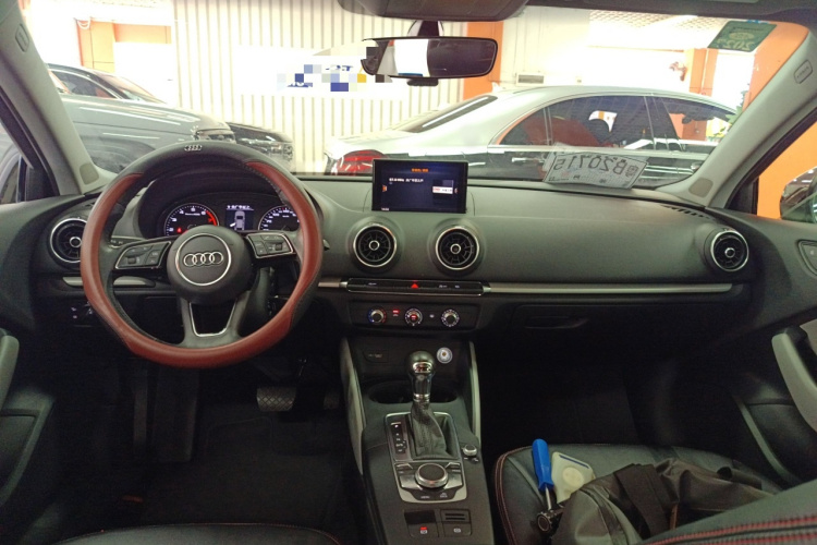 Audi A3 2019 car image #10