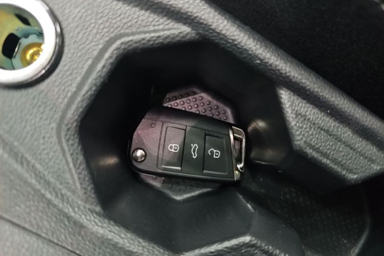 Volkswagen Polo 2022 immagine di auto #9