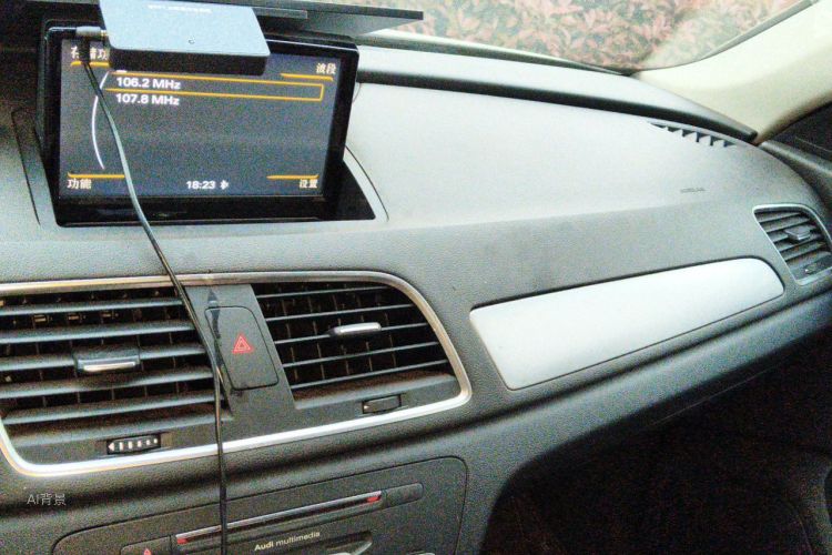 Audi Q3 2017 car image #15