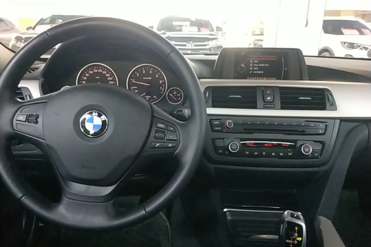 BMW 3 Series 2015 #11 BMW 3 Series 2015 car image #11