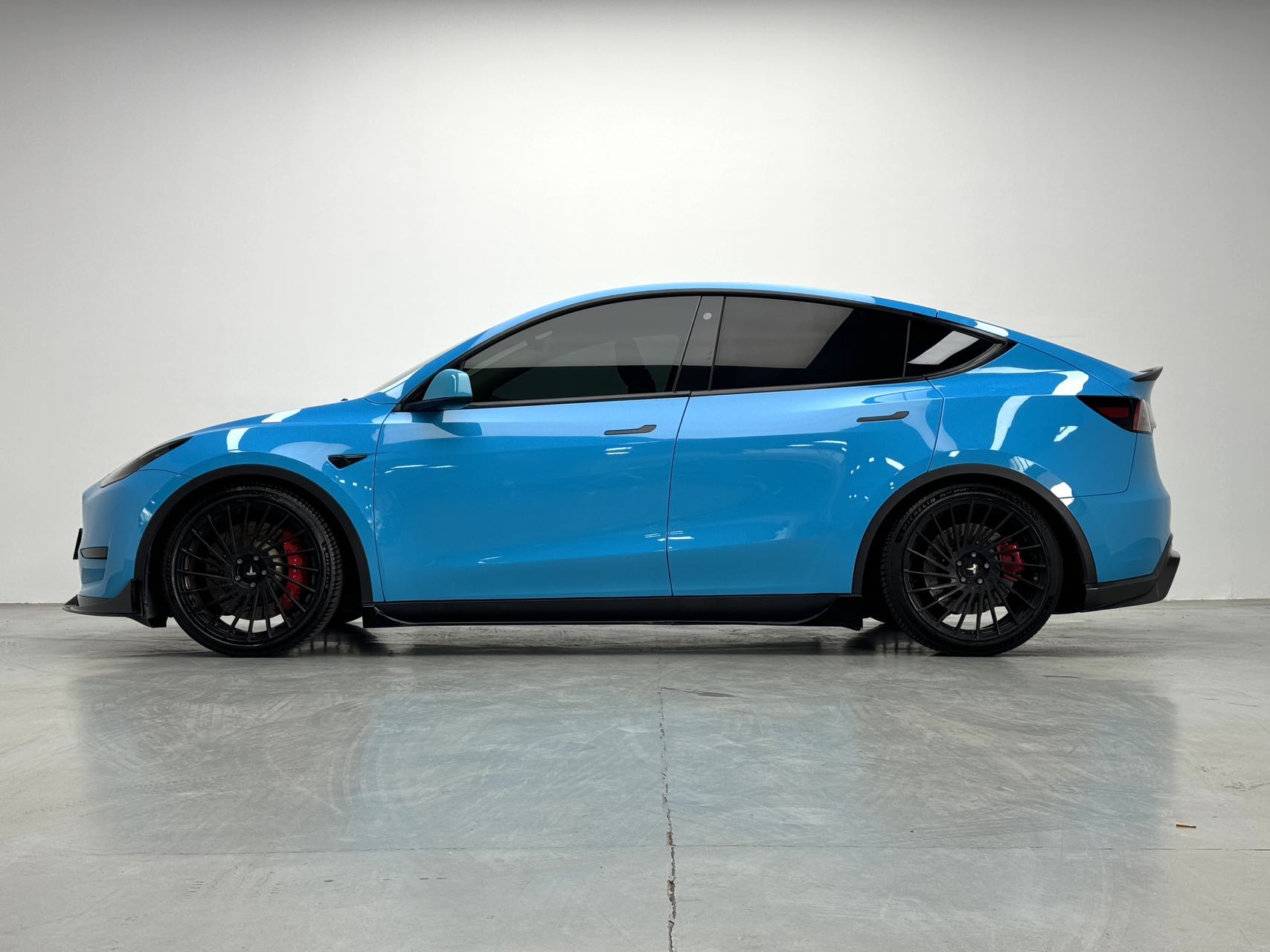 Tesla Model Y 2022 #8 Tesla Model Y 2022 car image #8