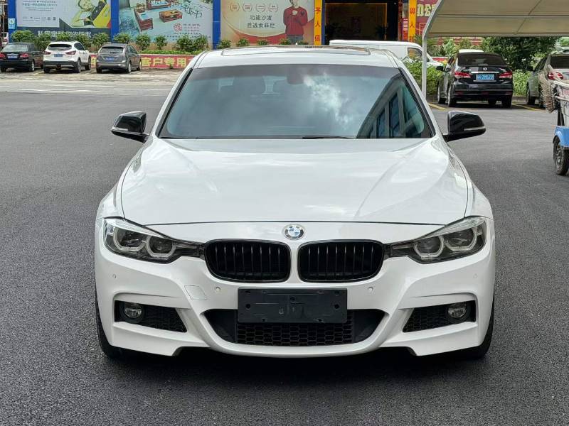 BMW 3 Series 2019 car image #2
