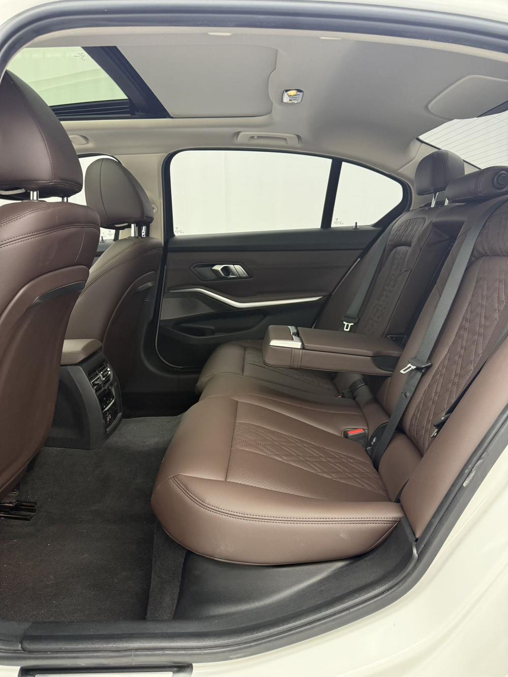 BMW 3 Series 2023 #8 BMW 3 Series 2023 car image #8