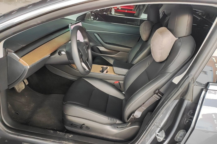 Tesla Model 3 2020 car image #15