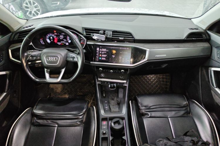 Audi Q3 2022 car image #10