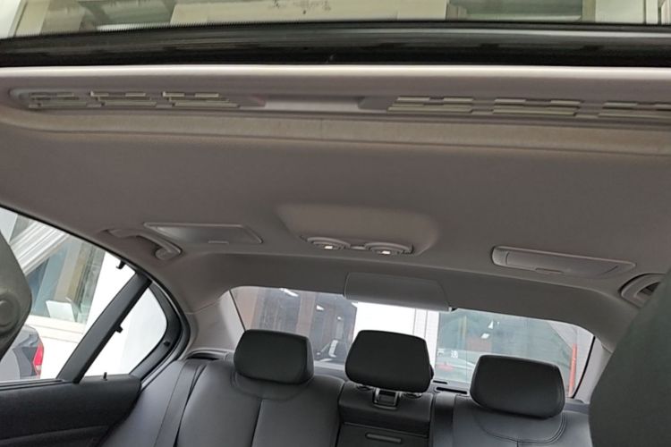 BMW 3 Series 2018 #18 BMW 3 Series 2018 imagen de coche #18