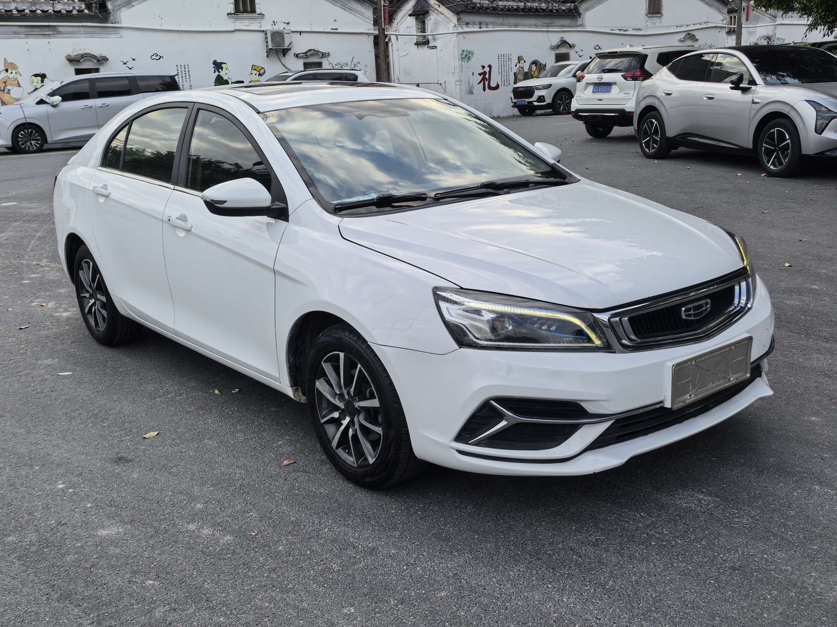 GEELY Emgrand 2019 صورة سيارة #3