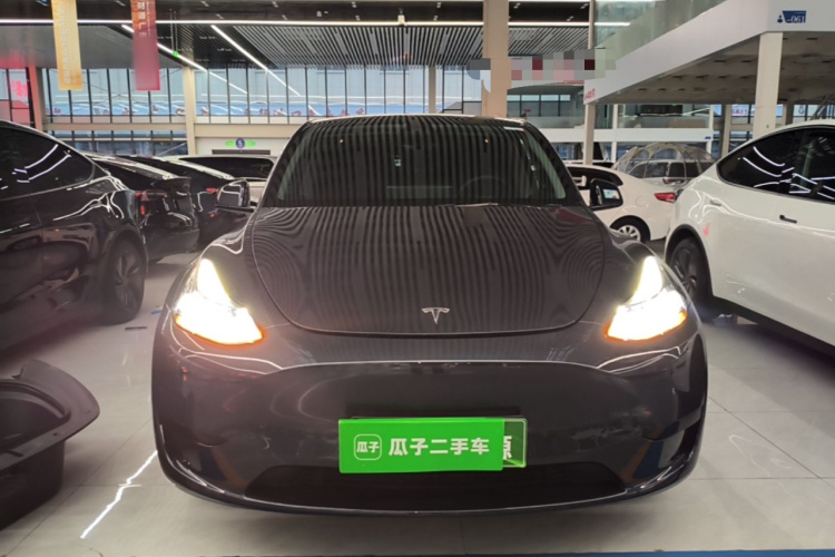 Tesla Model Y 2024 #3 Tesla Model Y 2024 car image #3