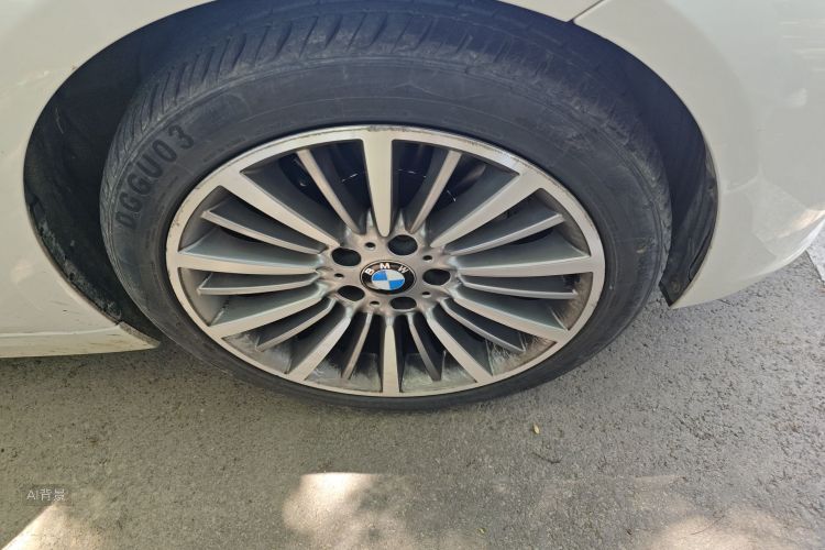 BMW 3 Series 2018 car image #9