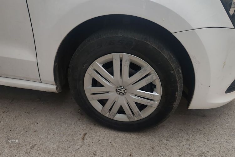 Volkswagen Polo 2016 car image #9