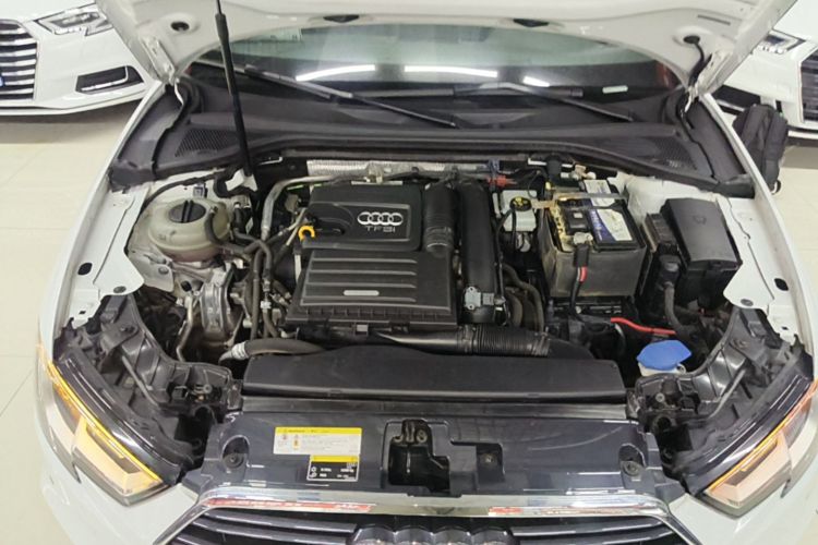 Audi A3 2018 car image #22