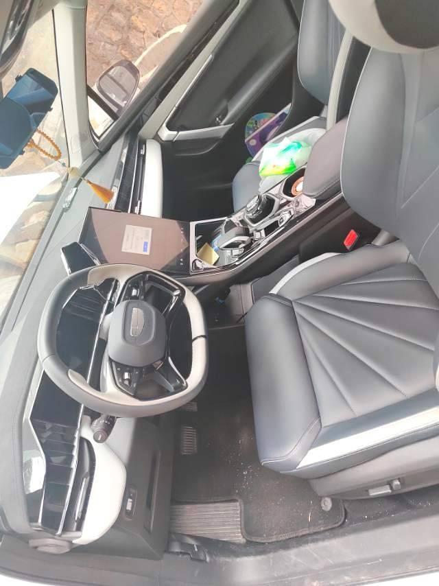 GEELY Boyue L 2023 car image #9