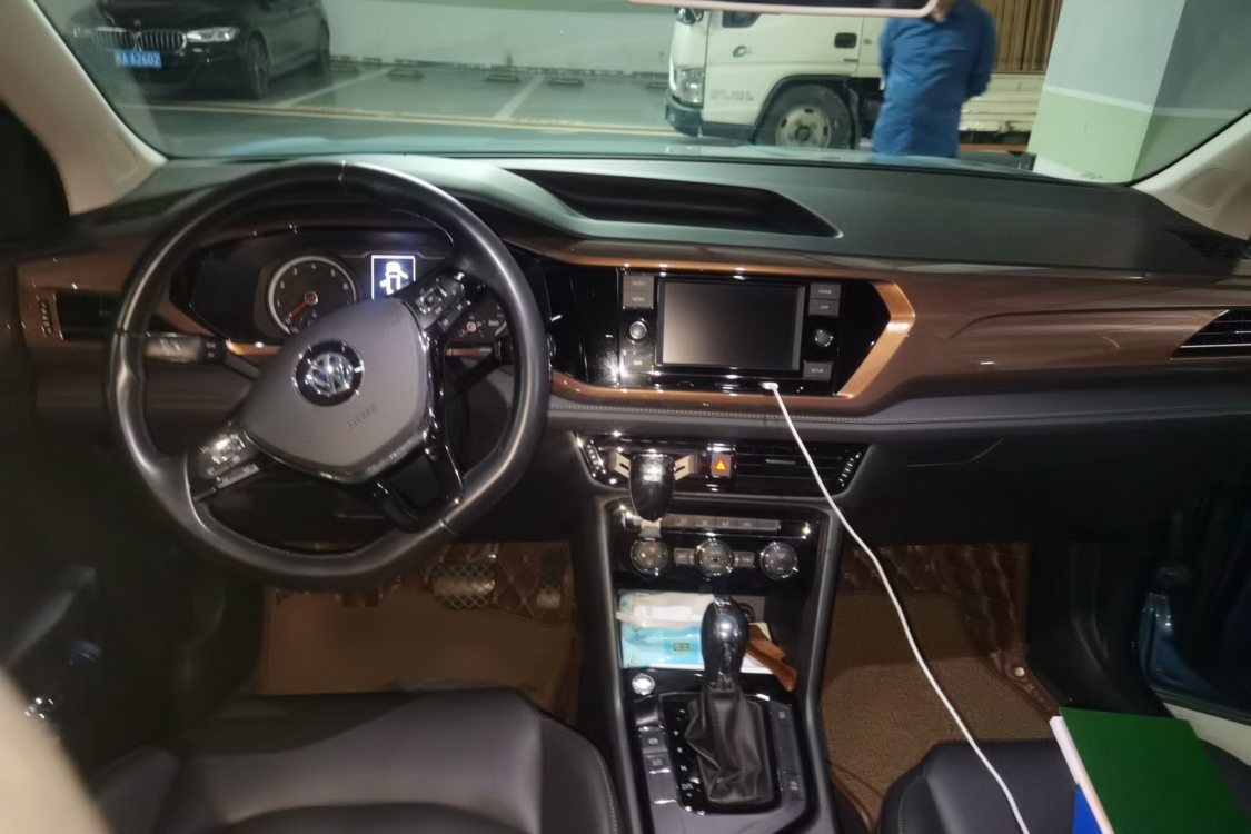 Volkswagen Tharu 2019 car image #21